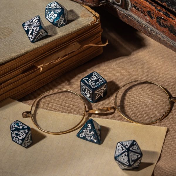 Call of Cthulhu Abyssal & white Dice Set Call of Cthulhu Abyssal & white Dice Set