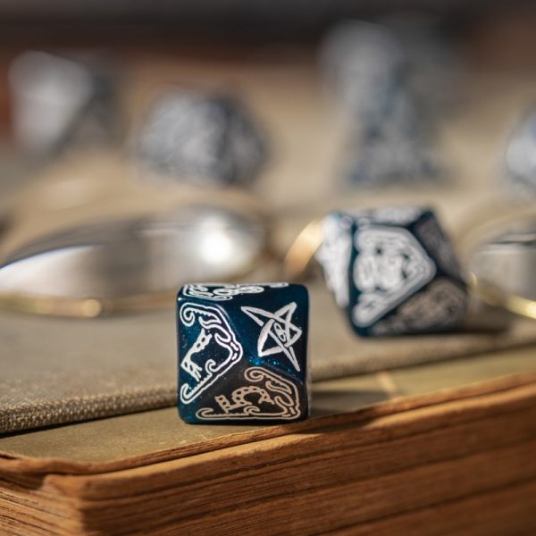 Call of Cthulhu Abyssal & white Dice Set Call of Cthulhu Abyssal & white Dice Set