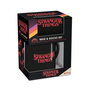 Stranger Things Mug & Socks Set Logo - Stranger Things logos bögre és zokni (EU méret: 41-45)